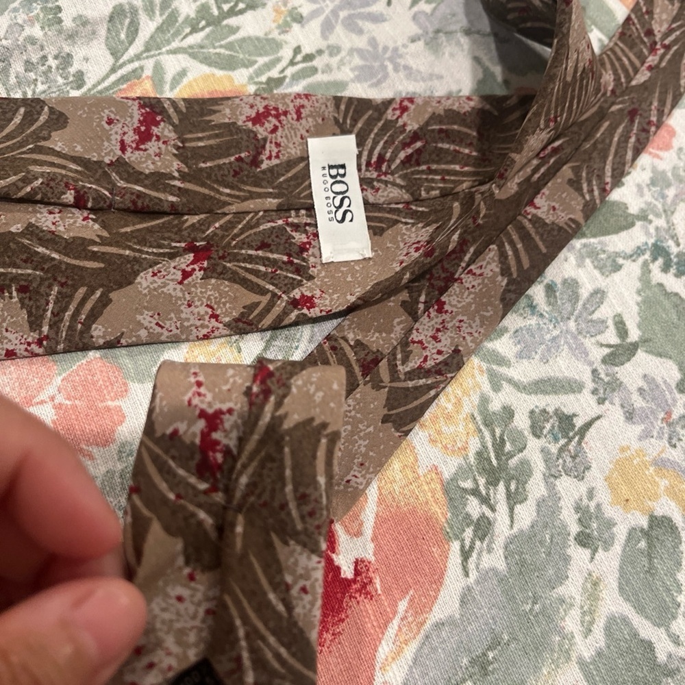 Hugo Boss Brown and Red Floral Tie - Picture 4 of 5
